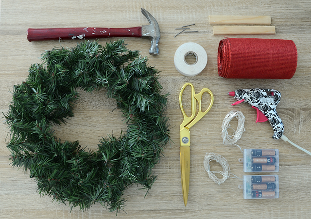 Easy DIY Christmas Wreath Window Display /// By Design Fixation