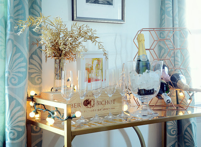 Glam Gold New Year's Eve Decor With Treetopia /// By Design Fixation 