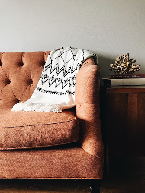 4 Easy Ways To Add Warmth To Your Home This Winter /// Design Fixation