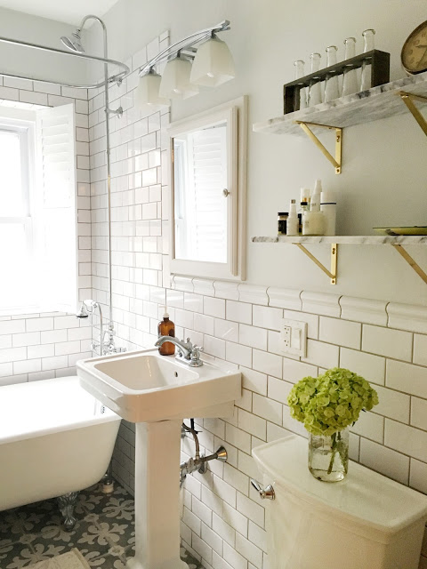 Before & After: Emily's Dramatic Bathroom Makeover /// Design Fixation