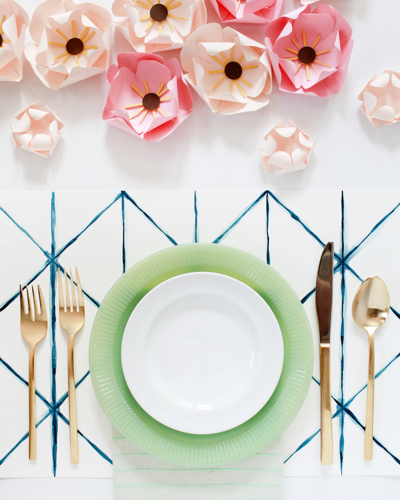 Summer Entertaining DIY Projects For Your Next BBQ /// A Roundup by Design Fixation #diy #entertaining