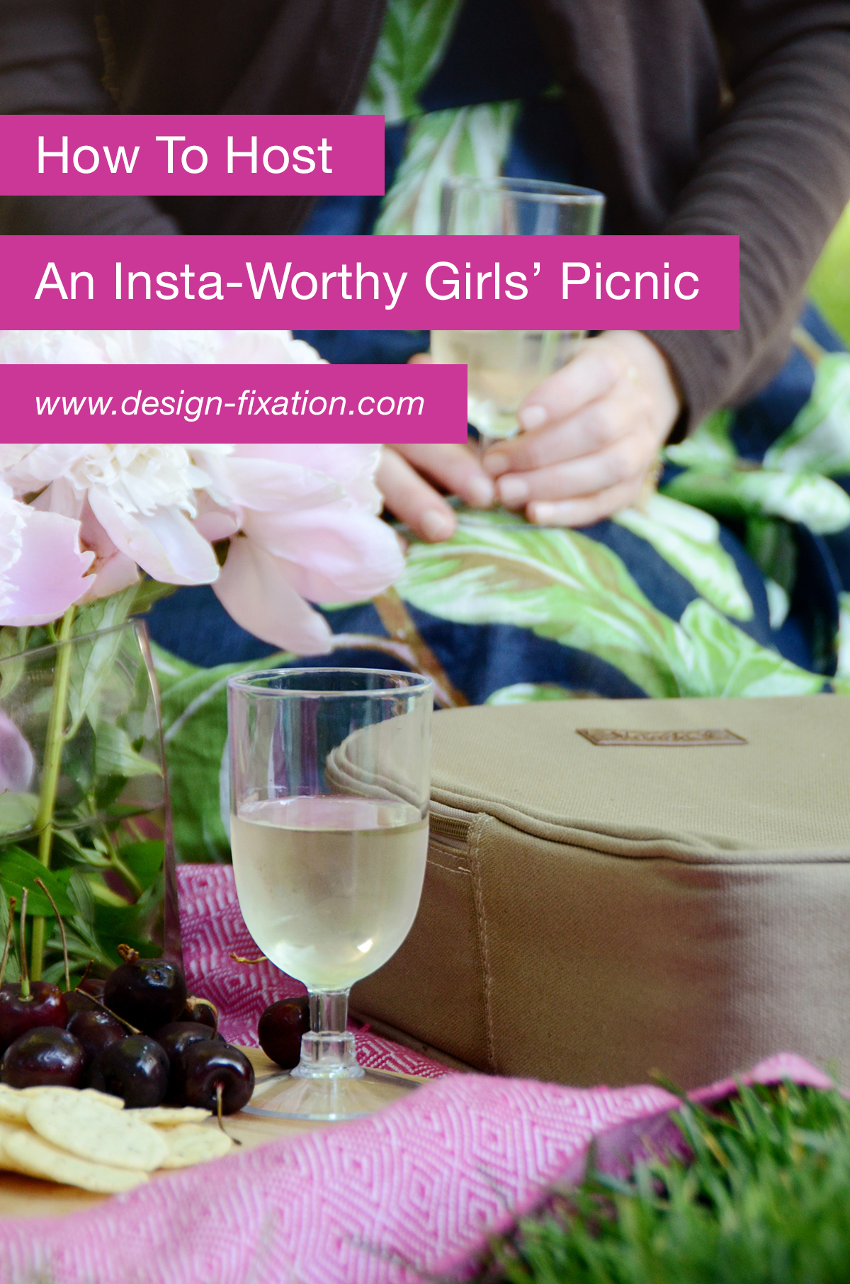 How To Host An Insta-Worthy Picnic For Your Girlfriends /// By Design Fixation #entertaining #picnic