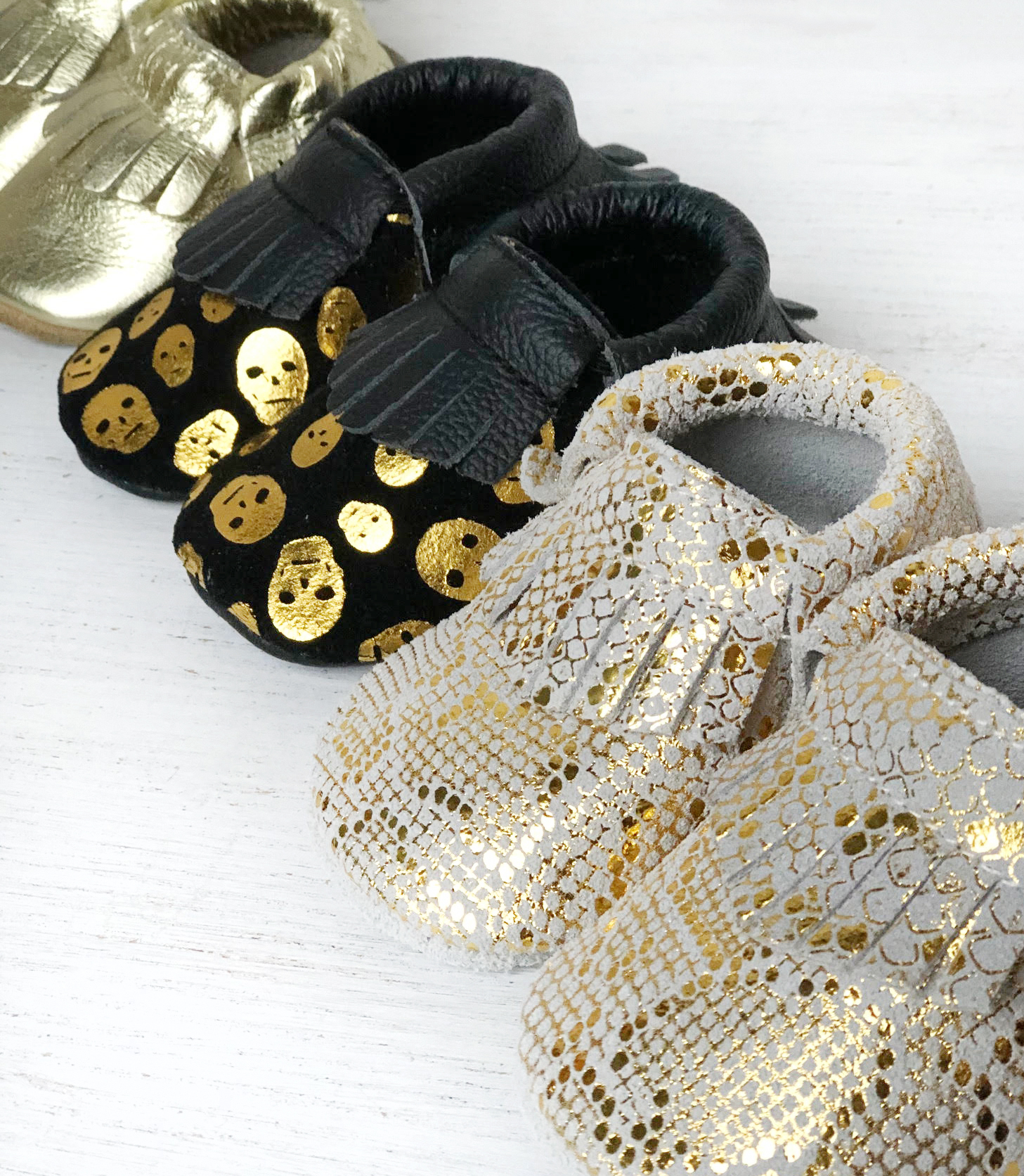 Adorable baby moccasins! /// The 19 Best Newborn Products I Can't Live Without /// By Faith Provencher of Design Fixation #baby #shower #gift #mom