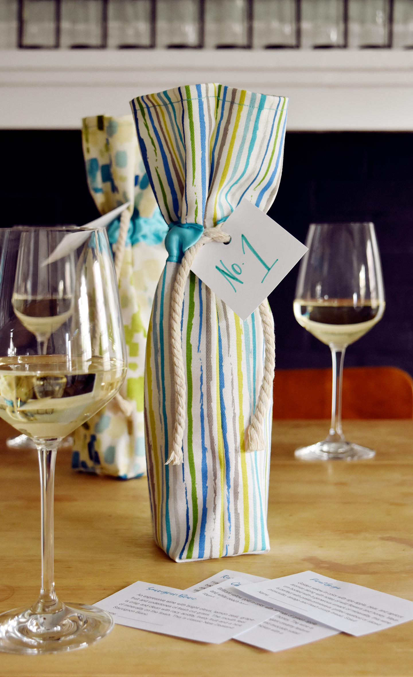 DIY Wine Bag Sewing Tutorial + Blind Tasting Game /// By Faith Towers Provencher of Design Fixation #sew #diy #fabric 