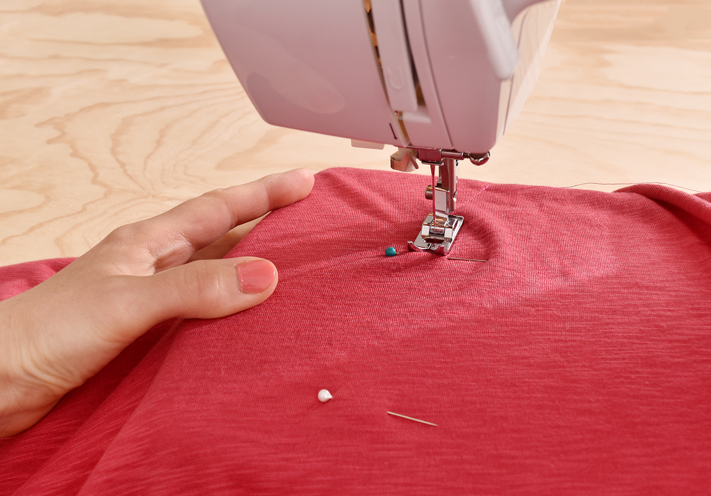 DIY Shirt: 5 Minute Summer Sewing Tutorial /// By Design Fixation #diy_shirt #sewing #tutorial 