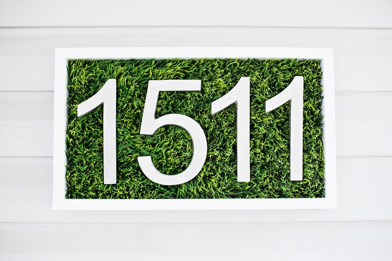 5 Creative House Number Ideas to Enhance your Home's Exterior /// By Faith Provencher of Design Fixation #DIY #home #exterior #decor #greenery