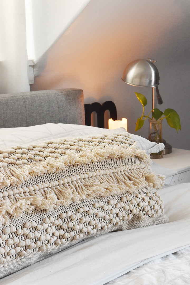 How To Make Your Bedroom The Ultimate Retreat /// By Design Fixation #cozy #winter #retreat