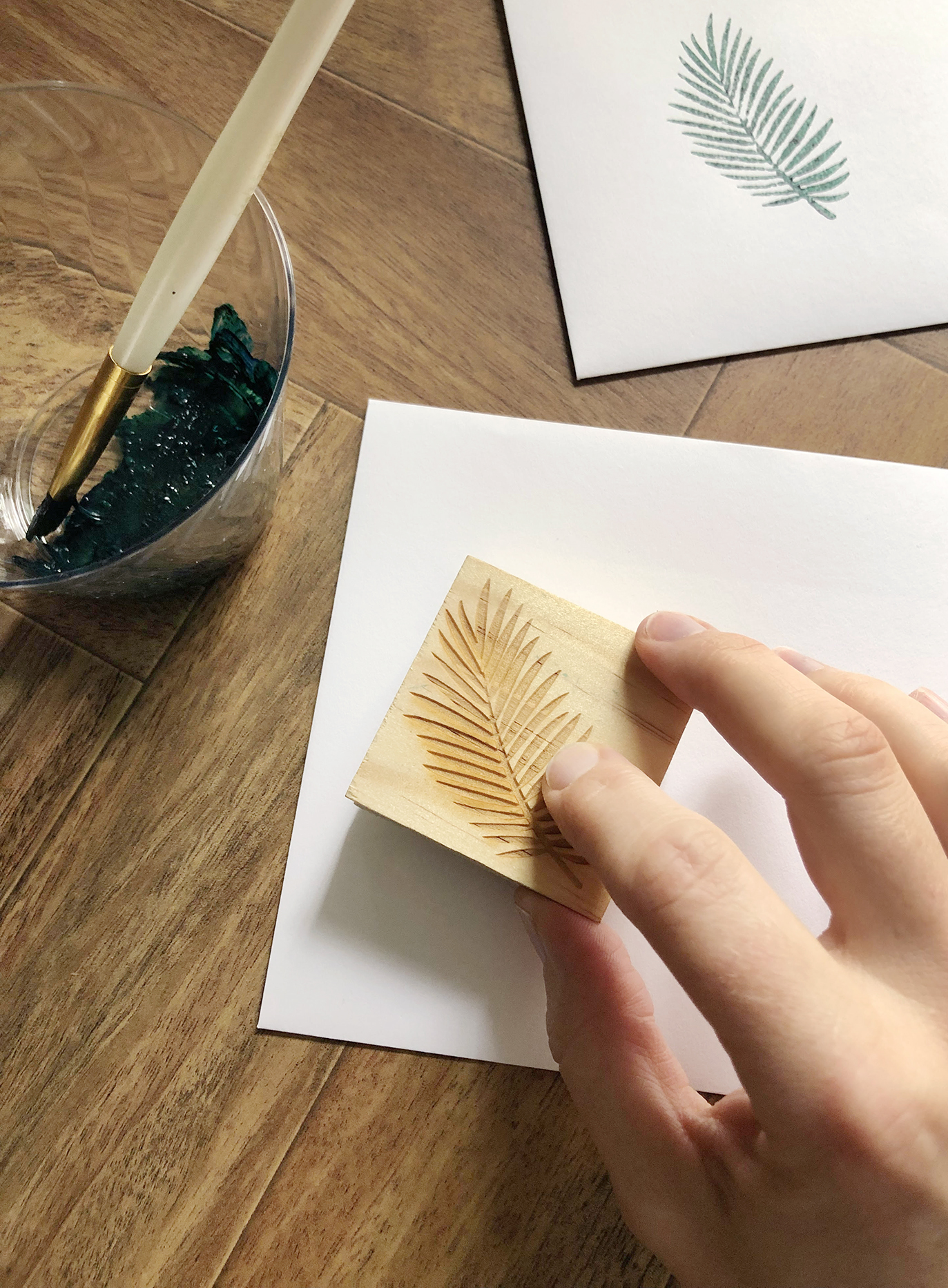 DIY Embellished Envelopes With Mixbook /// By Design Fixation #holiday #envelopes #diy