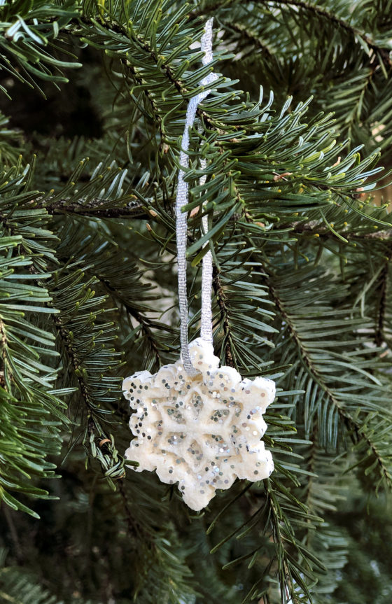 Easy Toddler Christmas Craft – DIY Snowflake Ornament